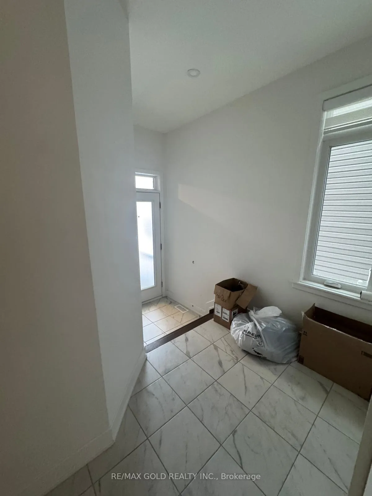 Photo 5 of 344 Monticello Avenue, Ottawa, Kanata - Emerald Meadows/Trailwest — HOMEH