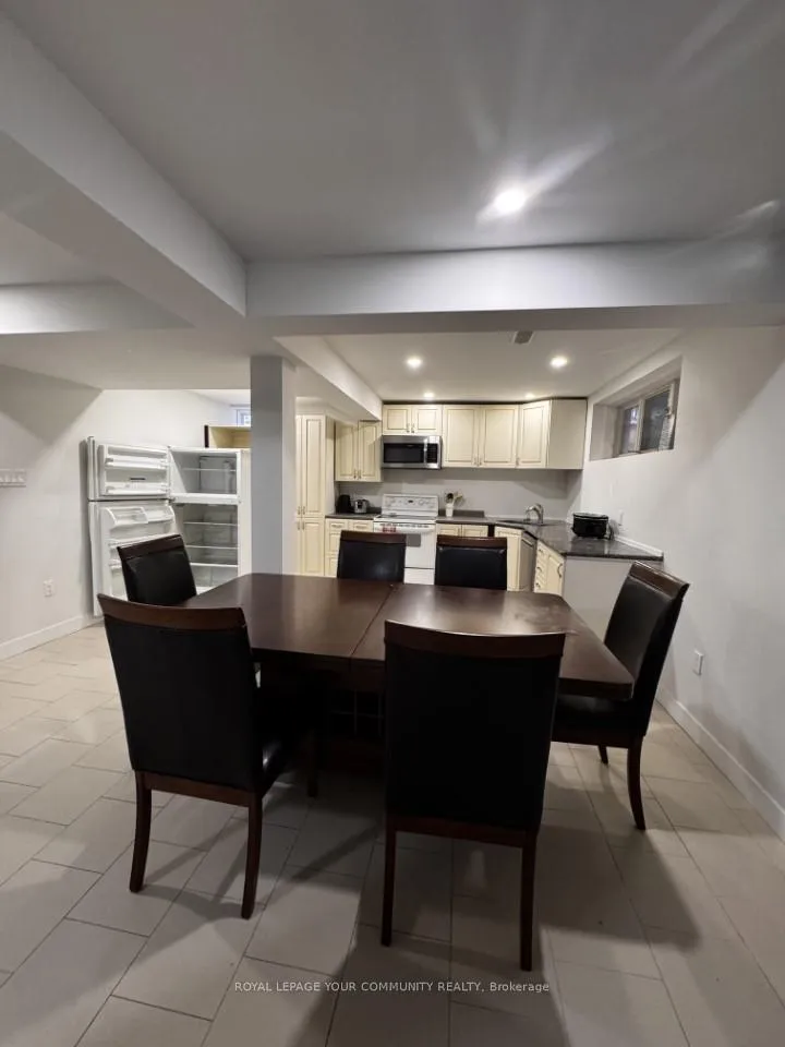 Photo 7 of 158 Roselena Drive, King, Schomberg — HOMEH