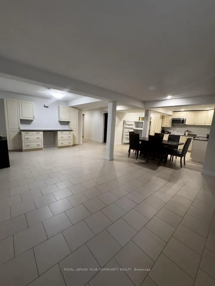 Photo 8 of 158 Roselena Drive, King, Schomberg — HOMEH