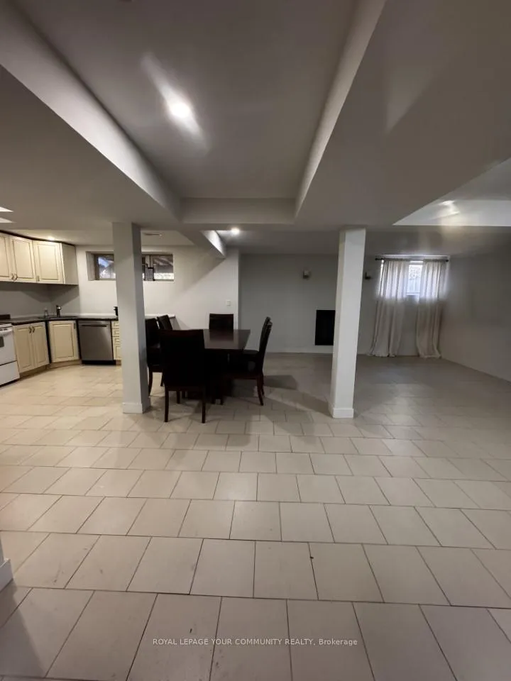 Photo 9 of 158 Roselena Drive, King, Schomberg — HOMEH