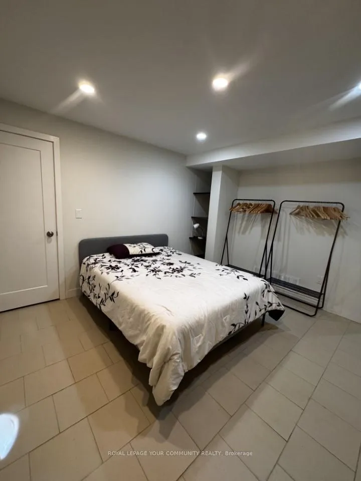 Photo 10 of 158 Roselena Drive, King, Schomberg — HOMEH