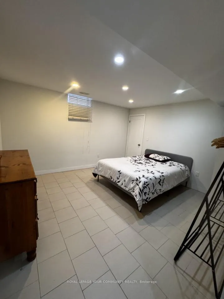Photo 11 of 158 Roselena Drive, King, Schomberg — HOMEH