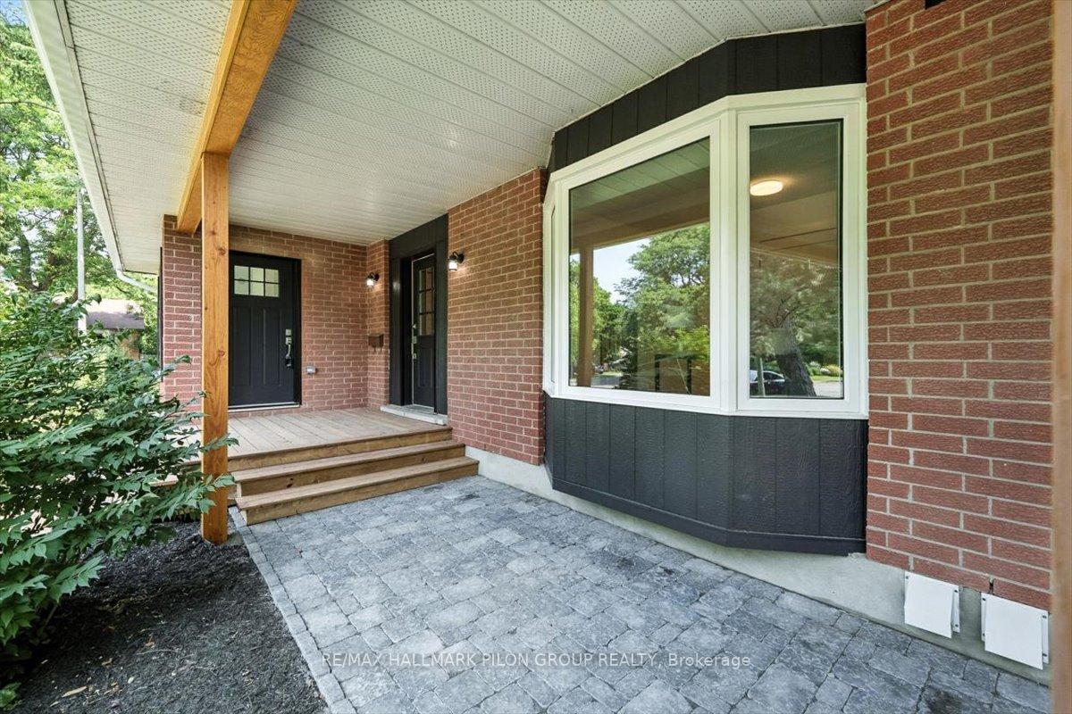 Photo 2 of 126 Hawk Crescent, Ottawa, Hunt Club/Western Community — HOMEH