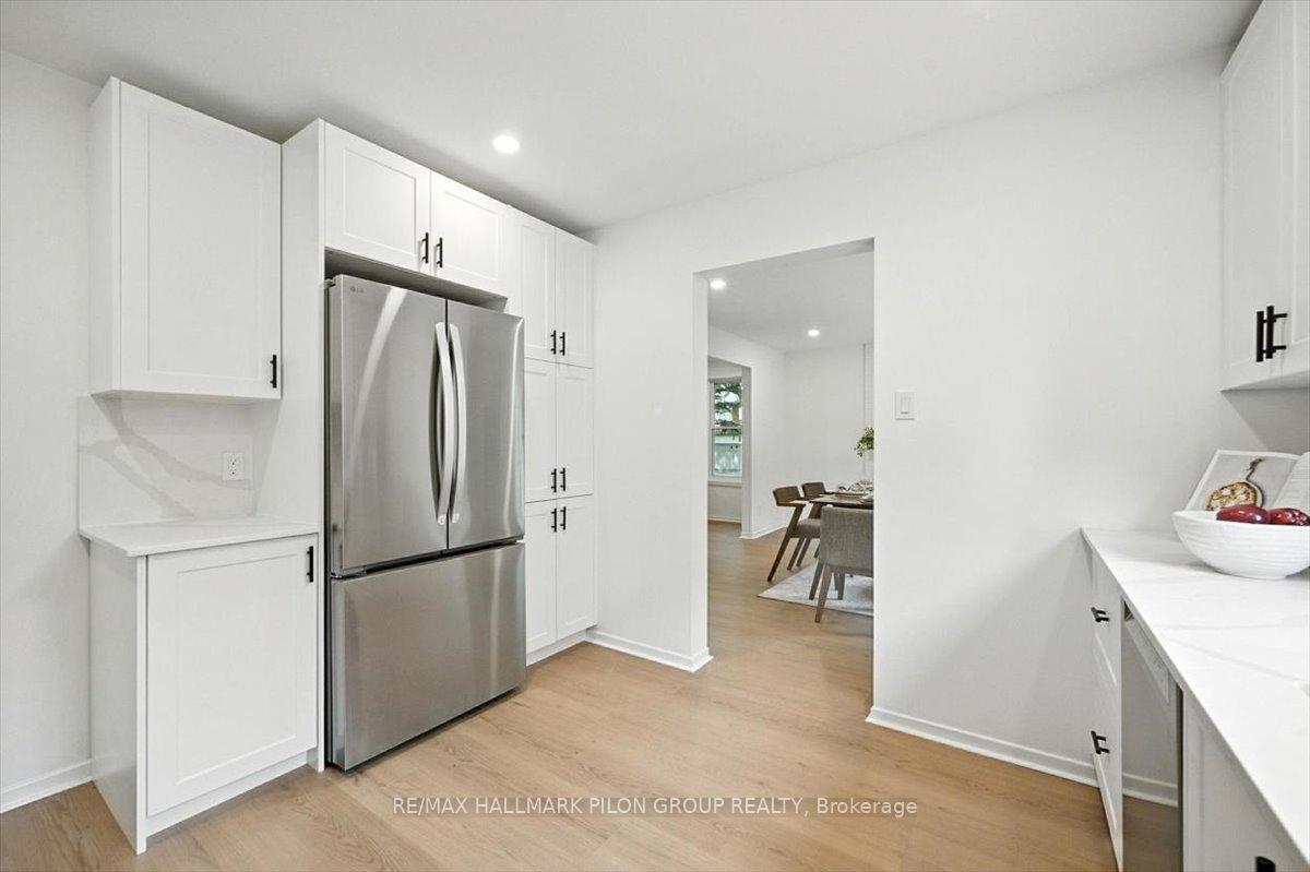 Photo 10 of 126 Hawk Crescent, Ottawa, Hunt Club/Western Community — HOMEH