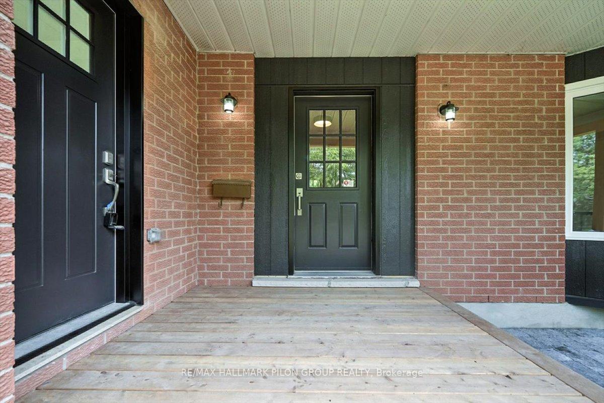 Photo 20 of 126 Hawk Crescent, Ottawa, Hunt Club/Western Community — HOMEH