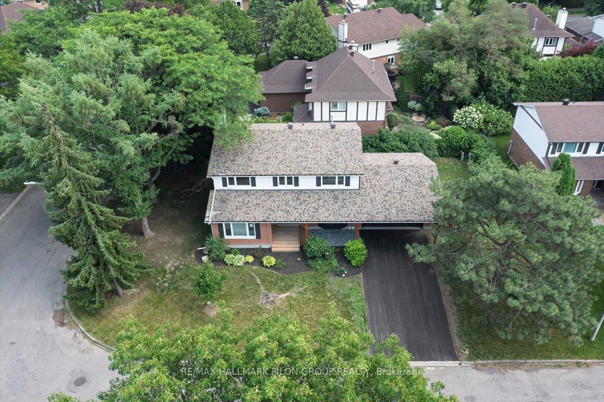 Photo 33 of 126 Hawk Crescent, Ottawa, Hunt Club/Western Community — HOMEH