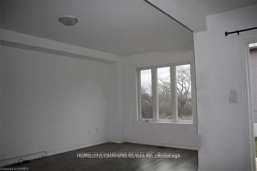 Photo 10 of 3 Tegan Court E, Loyalist, Odessa — HOMEH