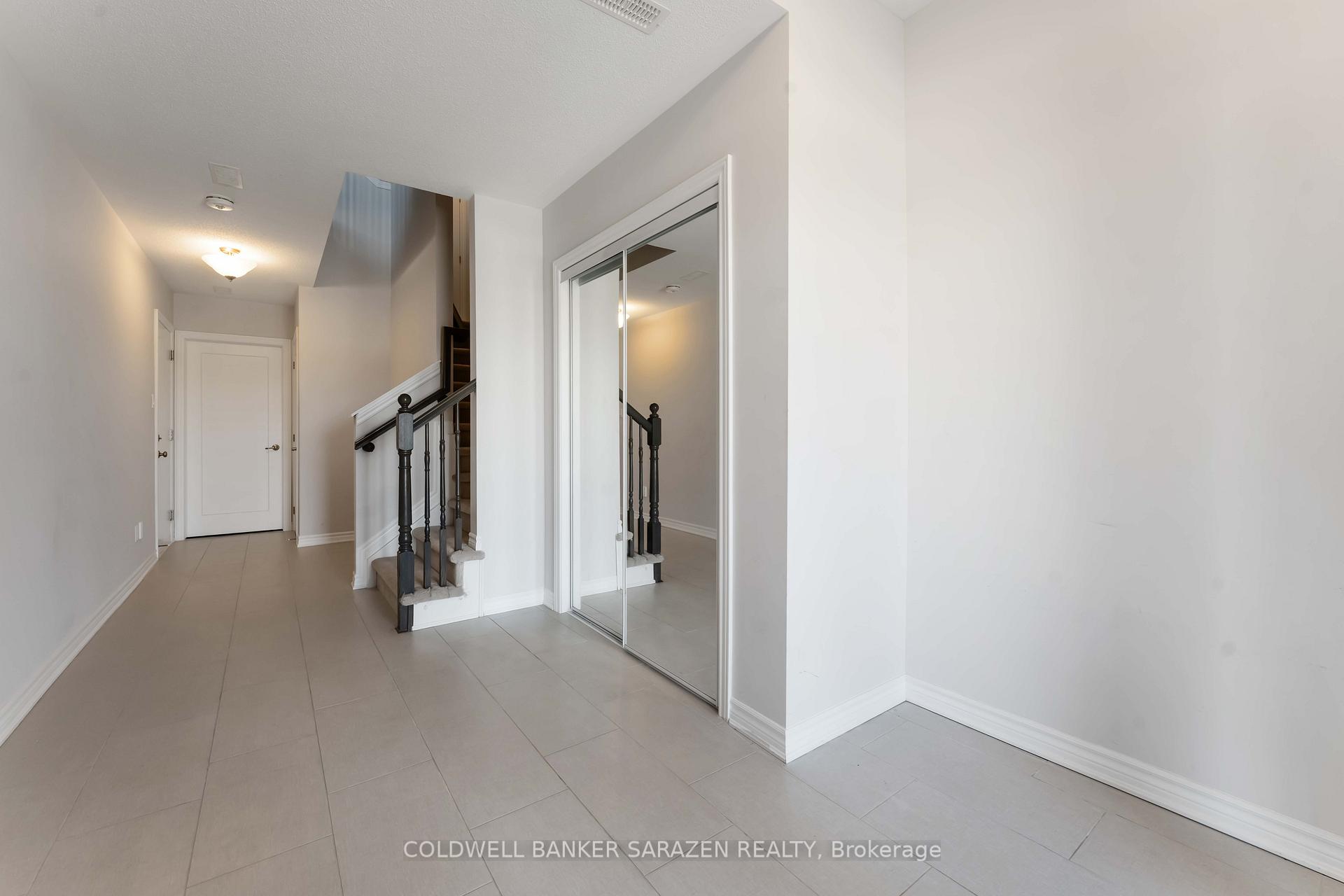 Photo 3 of 231 Croissant Squadron Crescent, Ottawa, CFB Rockcliffe and Area — HOMEH