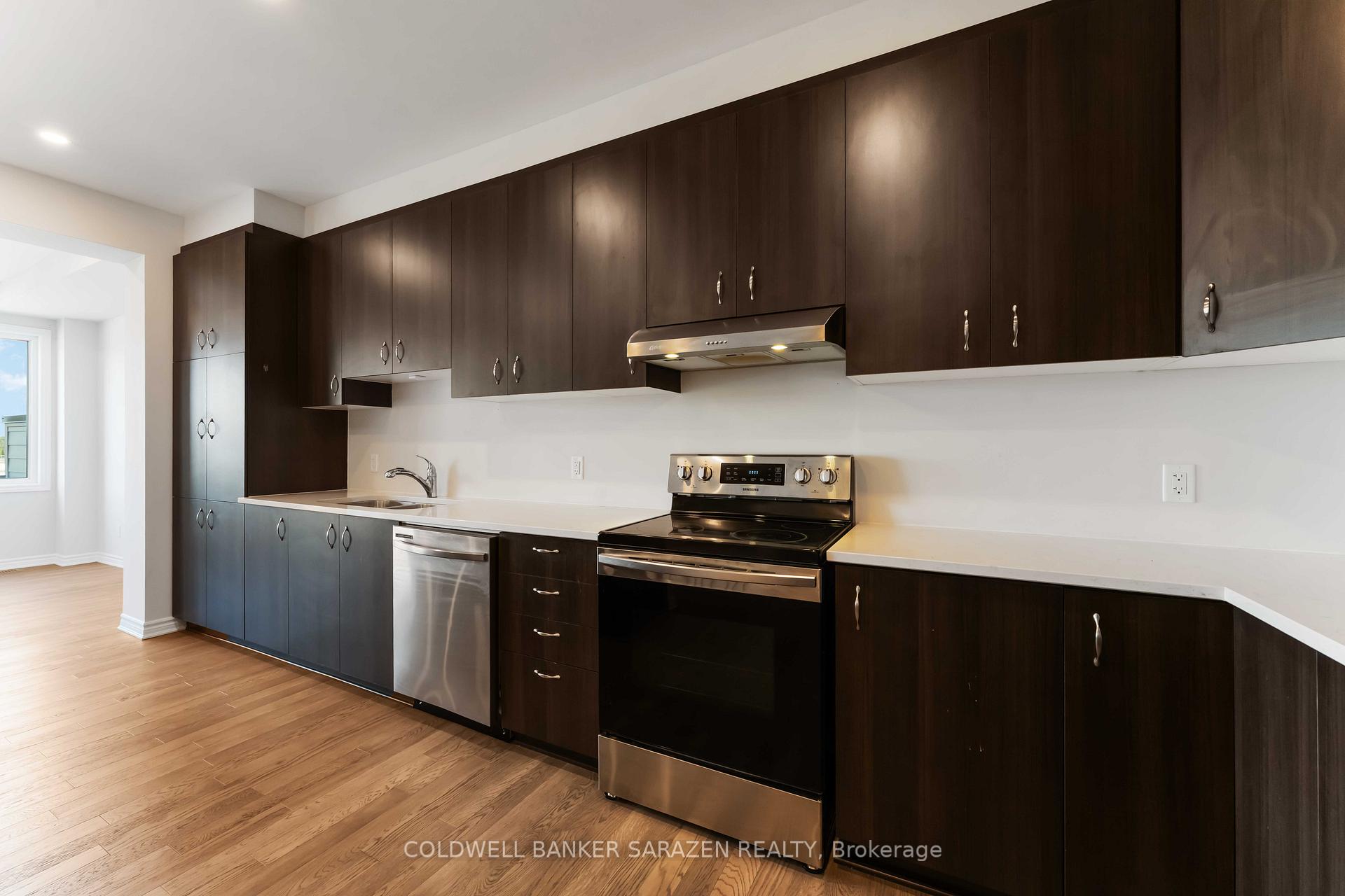 Photo 8 of 231 Croissant Squadron Crescent, Ottawa, CFB Rockcliffe and Area — HOMEH
