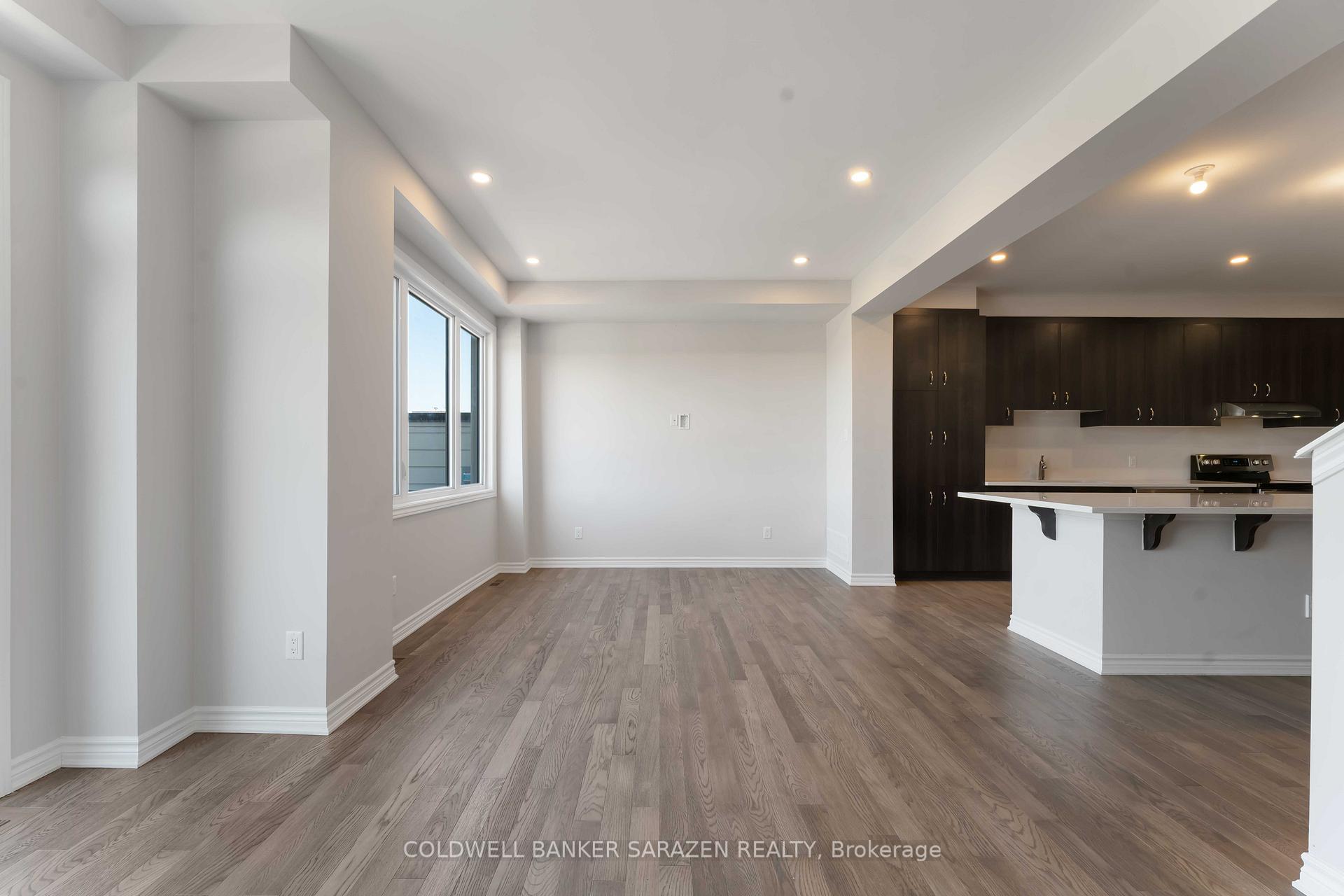 Photo 10 of 231 Croissant Squadron Crescent, Ottawa, CFB Rockcliffe and Area — HOMEH
