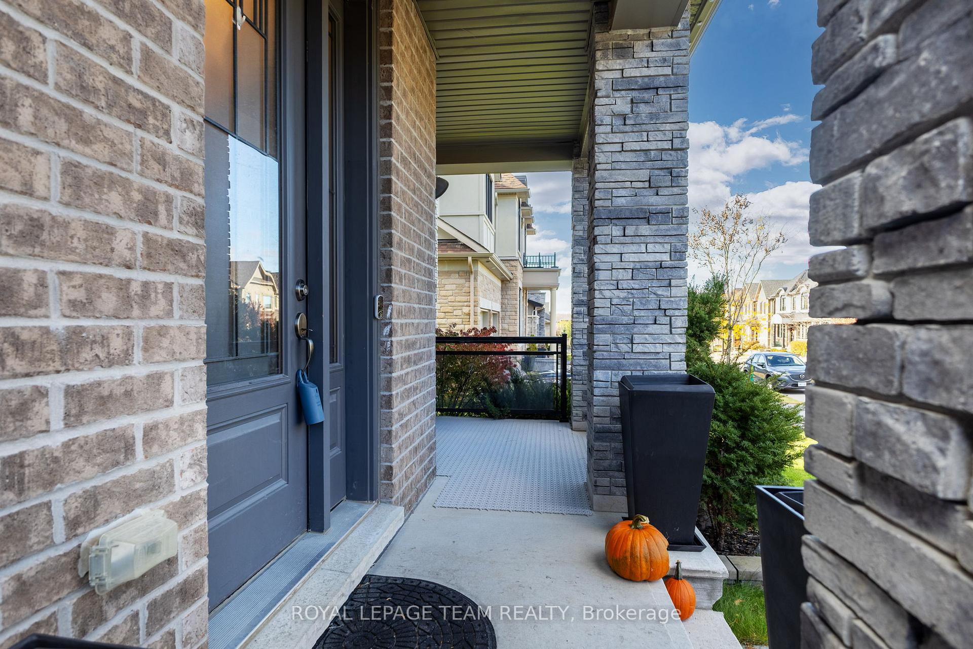 Photo 2 of 509 Chriscraft Way, Ottawa, Mahogany Community — HOMEH