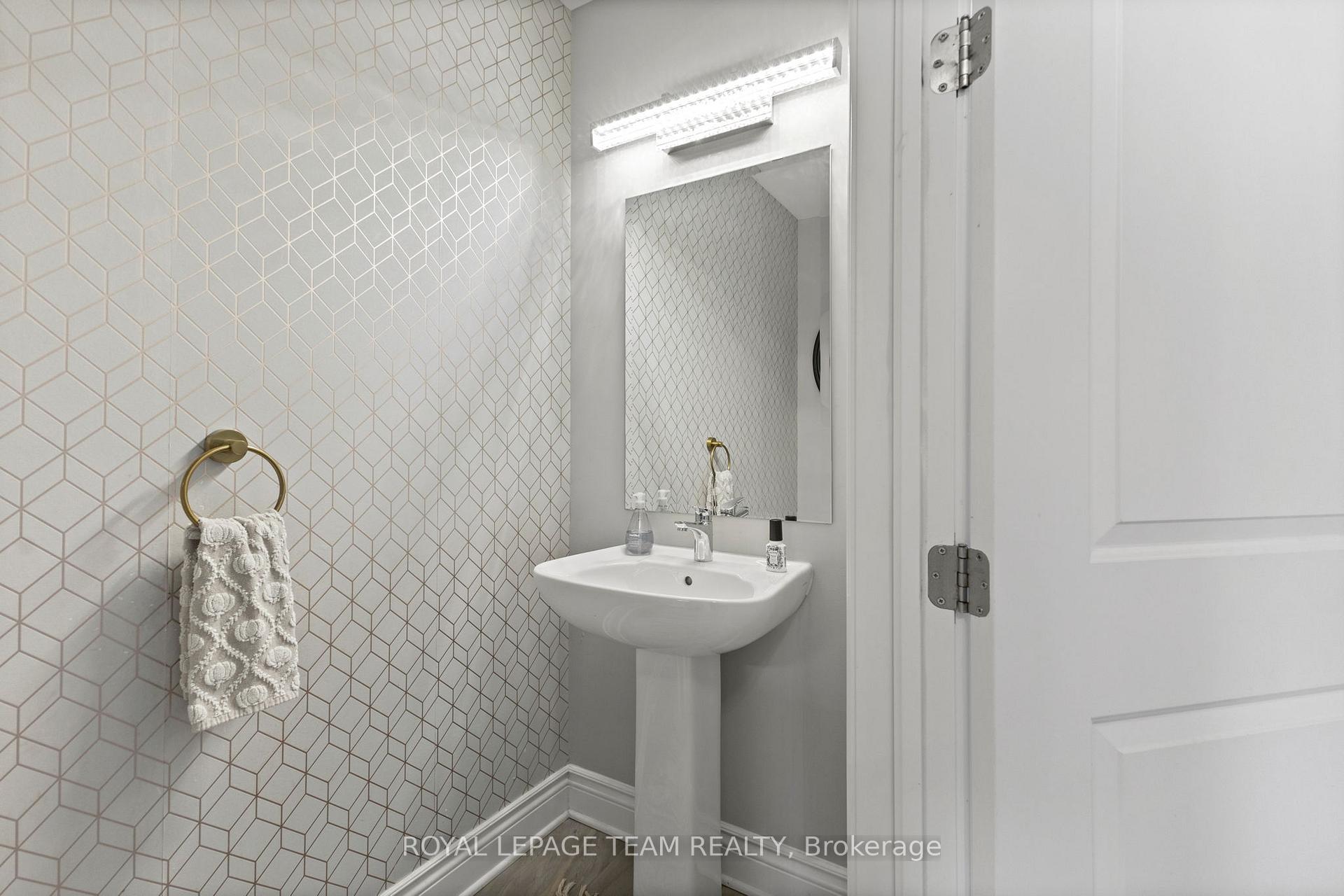 Photo 4 of 509 Chriscraft Way, Ottawa, Mahogany Community — HOMEH