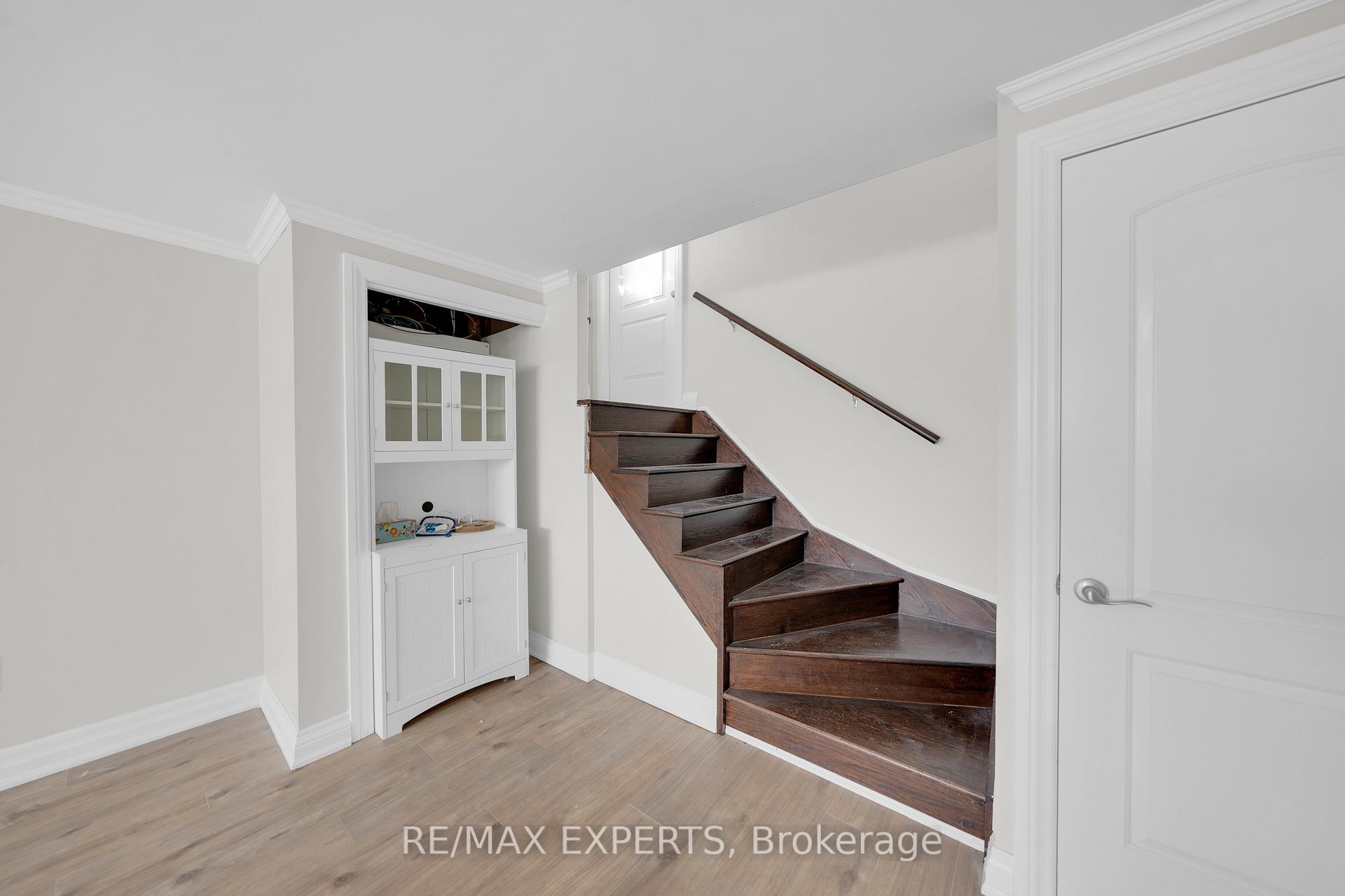 Photo 12 of 271 Newlove Drive, Caledon, Bolton East — HOMEH