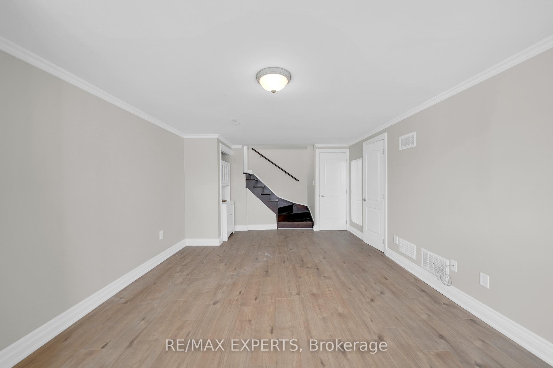 Photo 14 of 271 Newlove Drive, Caledon, Bolton East — HOMEH