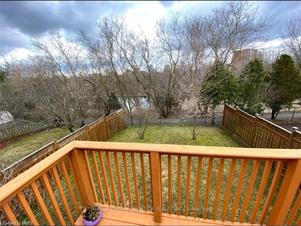 Photo 2 of 218 Dearborn Boulevard, Waterloo, Colonial Acres — HOMEH