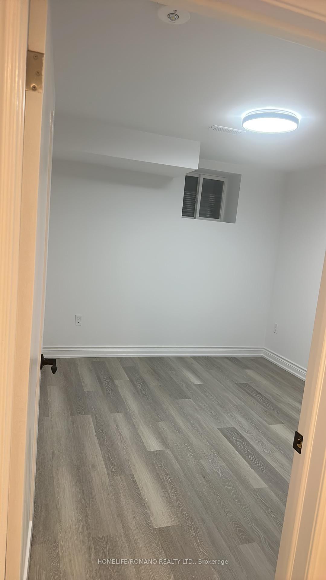 Photo 5 of 50 Lyle Drive, Clarington, Bowmanville — HOMEH