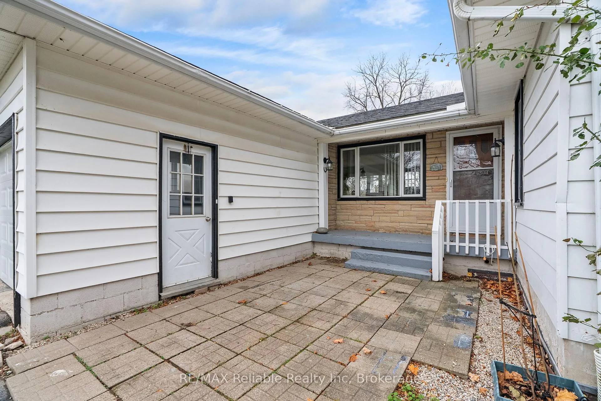Photo 3 of 77836 London Road, Huron East, Tuckersmith — HOMEH