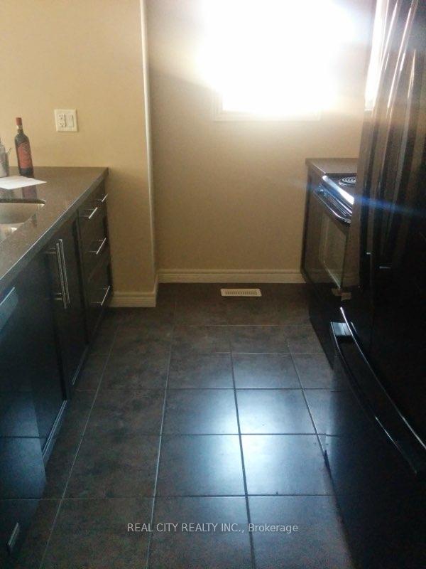 Photo 4 of Unit UNIT43, 310 Fall Fair Way, Hamilton, Binbrook — HOMEH
