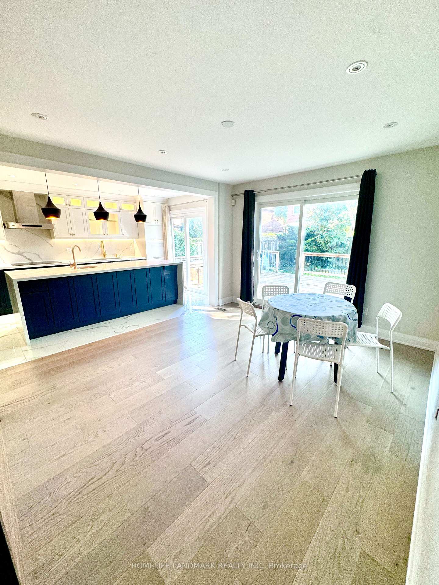 Photo 4 of 116 Tangmere Crescent, Markham, Milliken Mills East — HOMEH