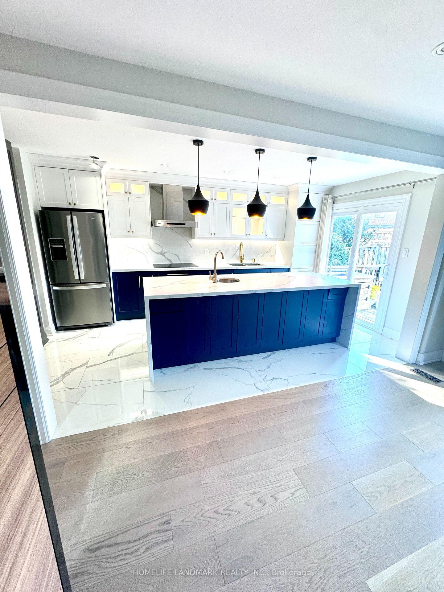 Photo 3 of 116 Tangmere Crescent, Markham, Milliken Mills East — HOMEH