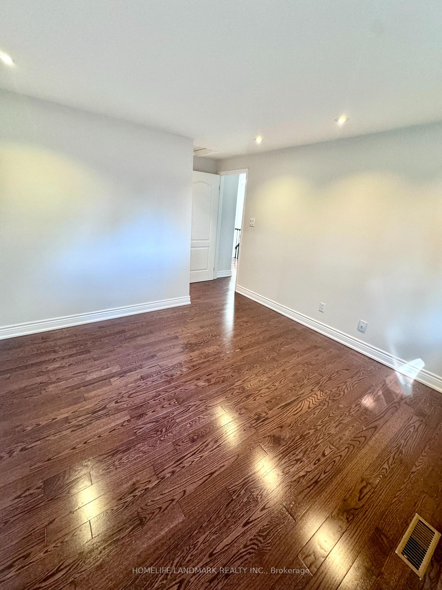 Photo 17 of 116 Tangmere Crescent, Markham, Milliken Mills East — HOMEH