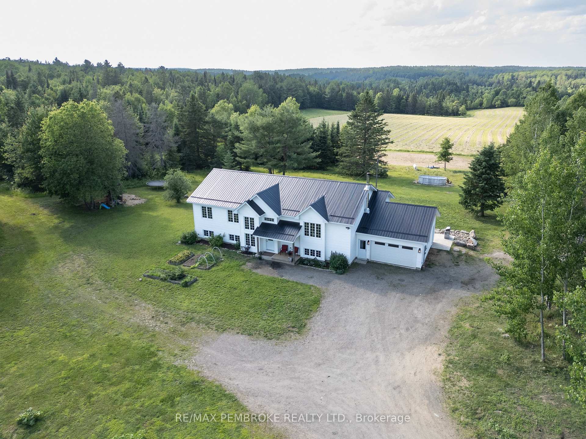 Photo 1 of 1870 Sandy Beach Road, Laurentian Valley — HOMEH