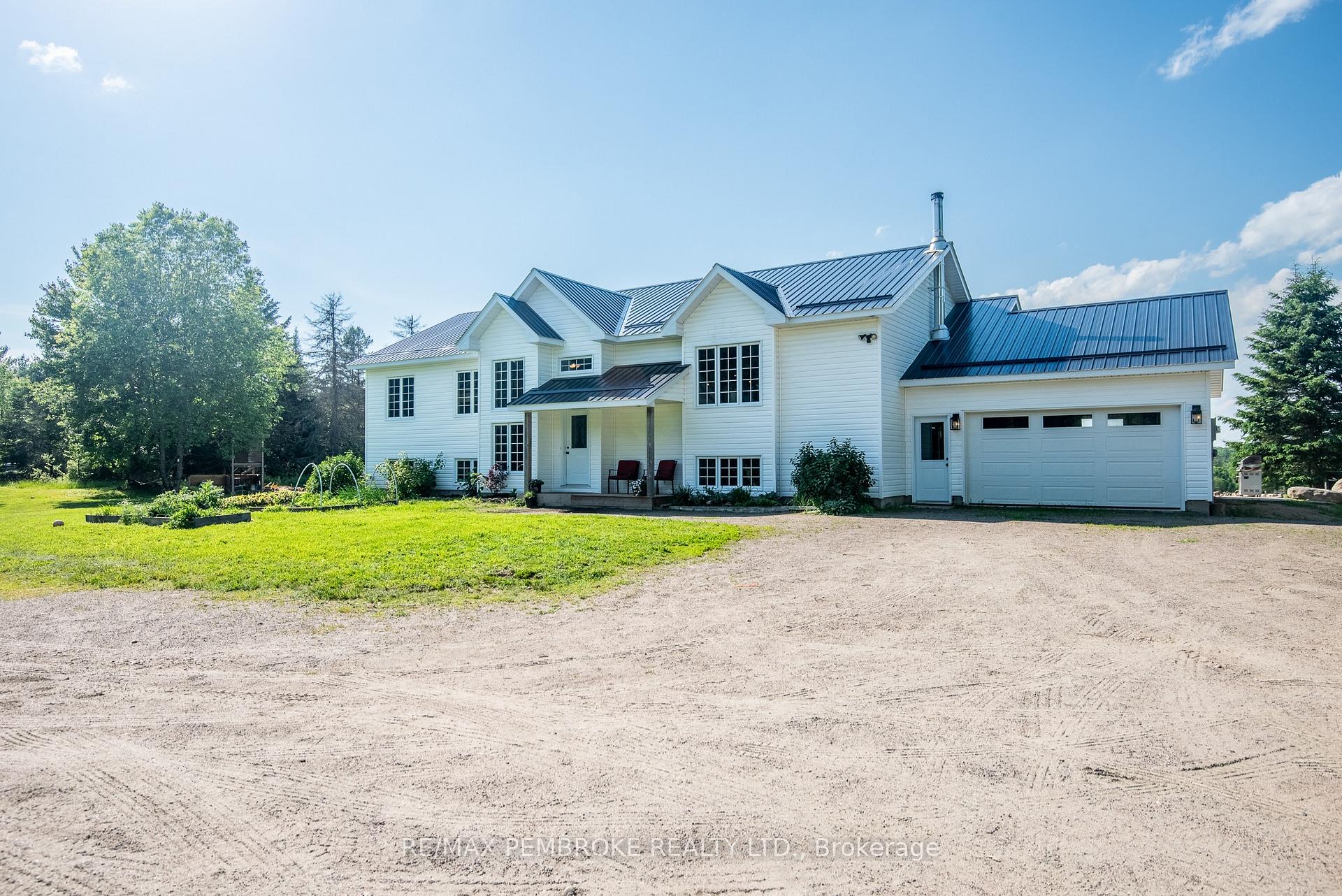 Photo 2 of 1870 Sandy Beach Road, Laurentian Valley — HOMEH