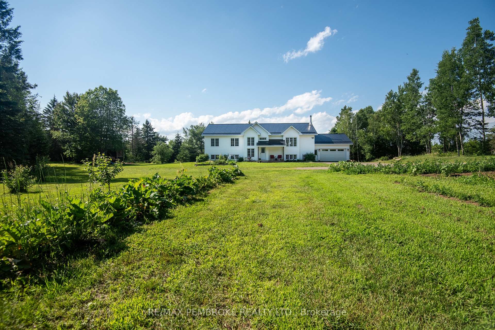 Photo 4 of 1870 Sandy Beach Road, Laurentian Valley — HOMEH