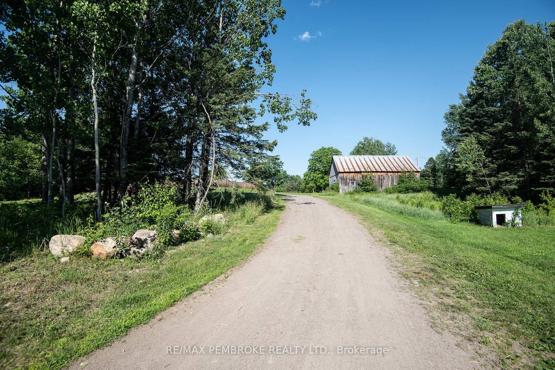 Photo 33 of 1870 Sandy Beach Road, Laurentian Valley — HOMEH