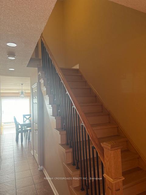 Photo 7 of Unit Upper, 653 Sunbird Trail, Pickering, Amberlea — HOMEH