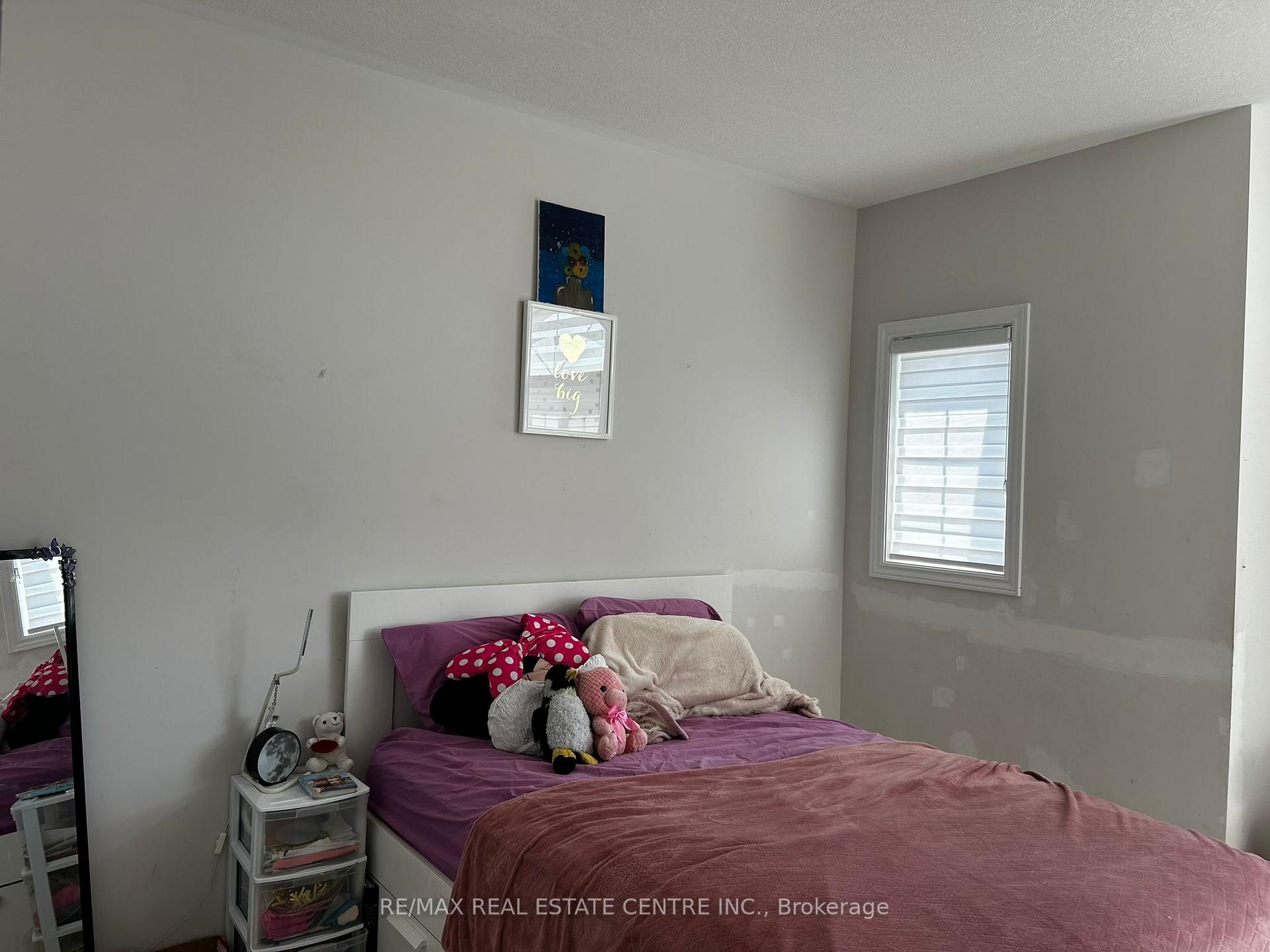 Photo 10 of 46 Belgium Crescent, Brampton, Northwest Brampton — HOMEH