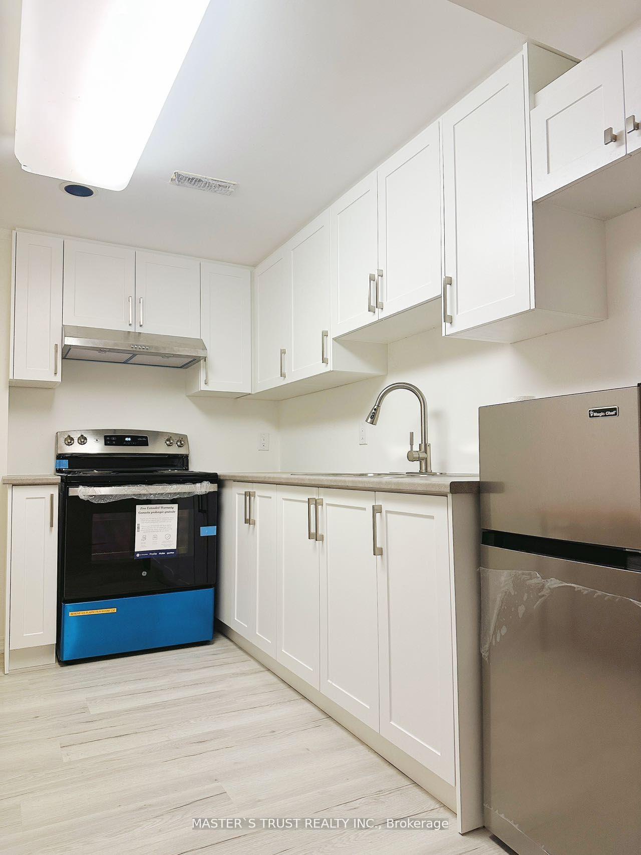 Photo 3 of Unit Lower A, 11 Marion Crescent, Markham, Raymerville — HOMEH