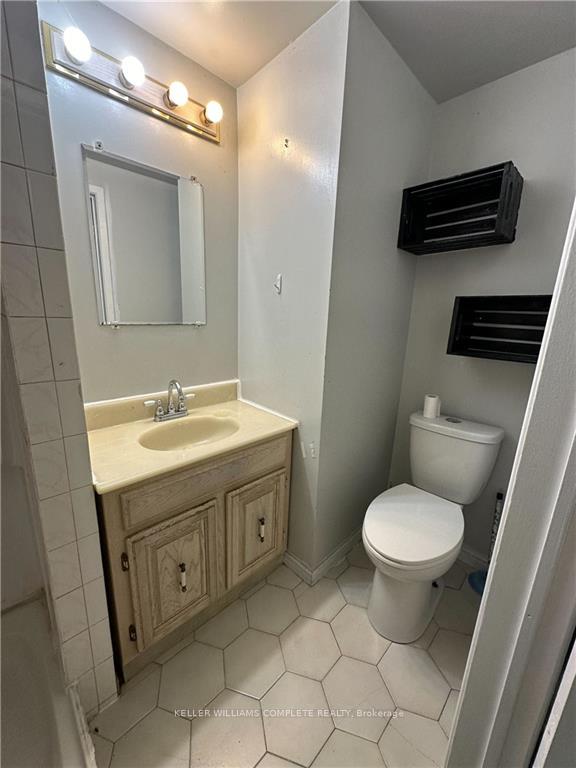 Photo 5 of Unit B, 22 Amherst Circle, Hamilton, Butler — HOMEH
