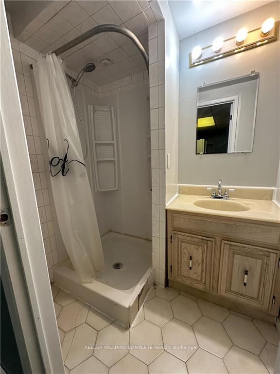 Photo 6 of Unit B, 22 Amherst Circle, Hamilton, Butler — HOMEH