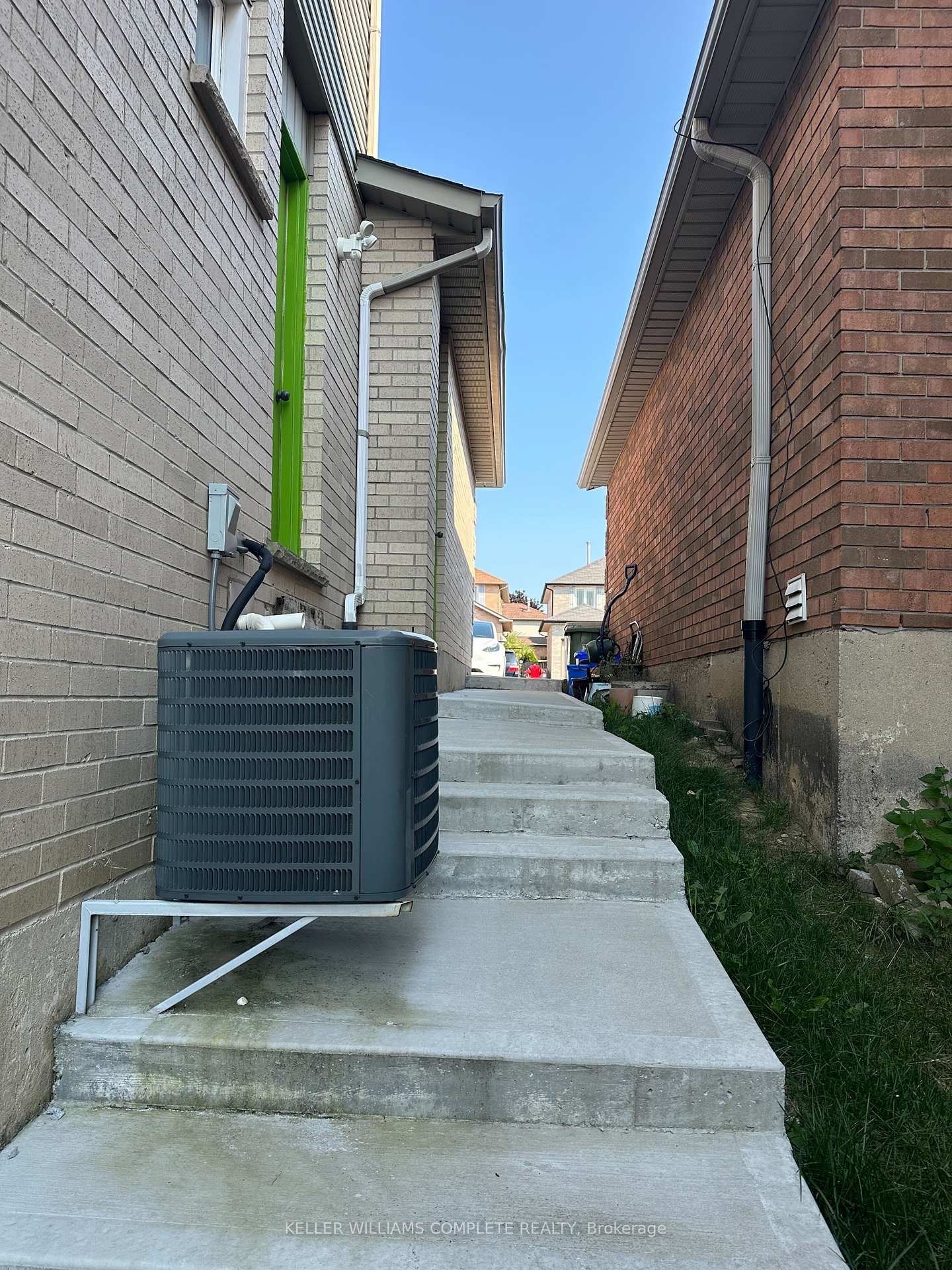 Photo 11 of Unit B, 22 Amherst Circle, Hamilton, Butler — HOMEH