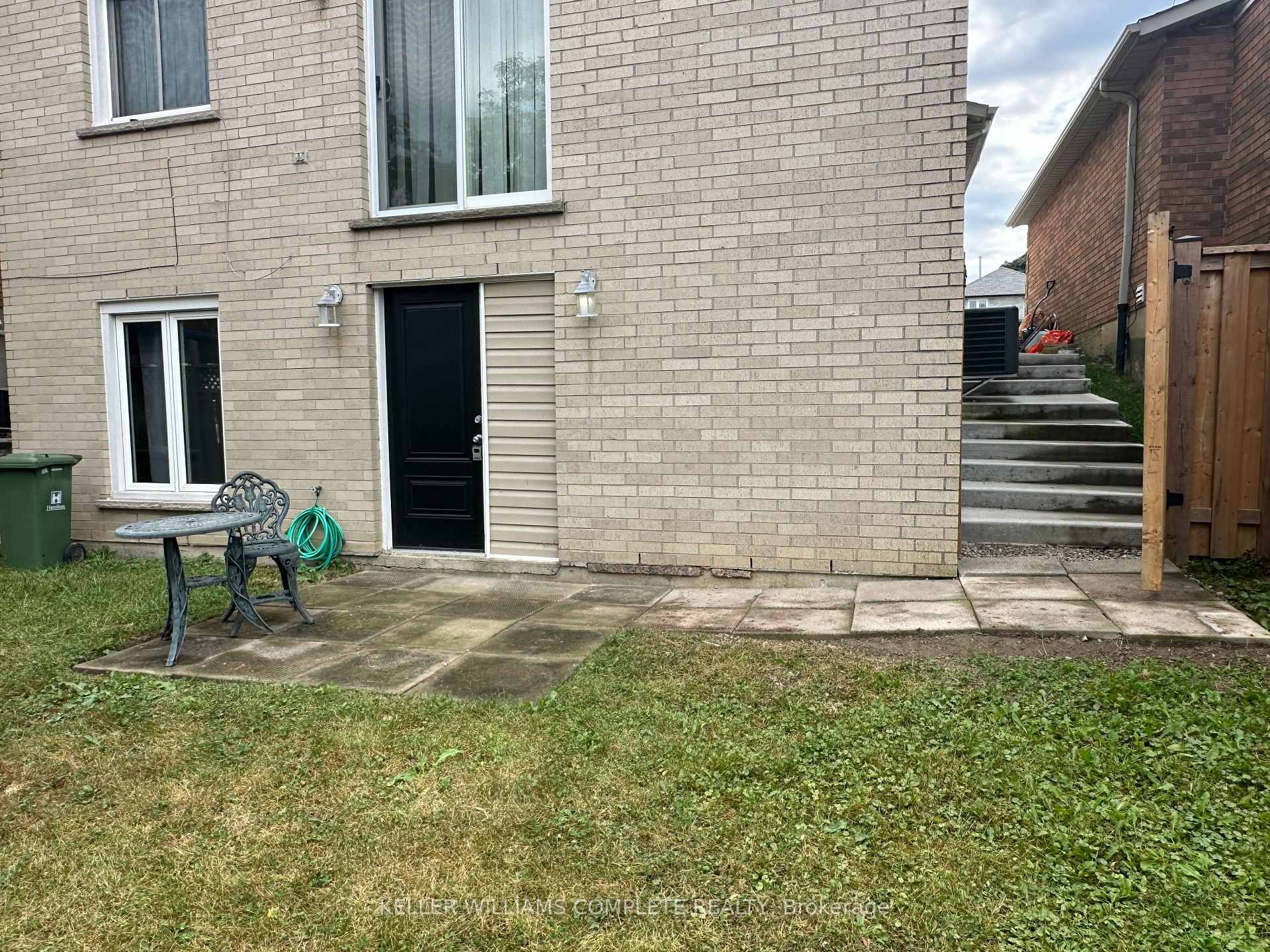 Photo 12 of Unit B, 22 Amherst Circle, Hamilton, Butler — HOMEH