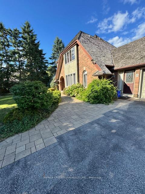 Photo 3 of 15 Dobson Court, King, Nobleton — HOMEH