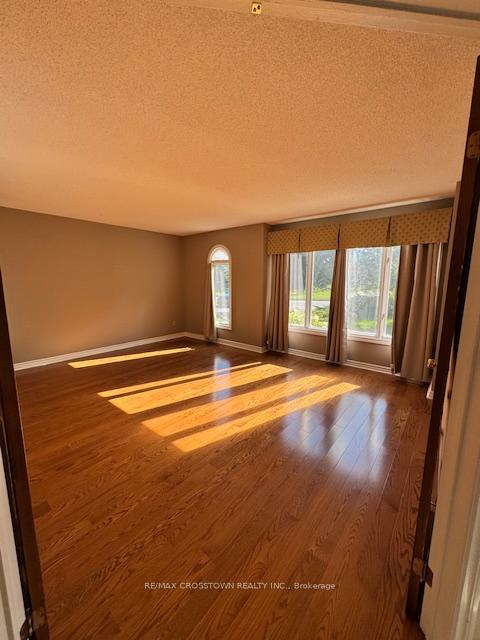 Photo 6 of 15 Dobson Court, King, Nobleton — HOMEH
