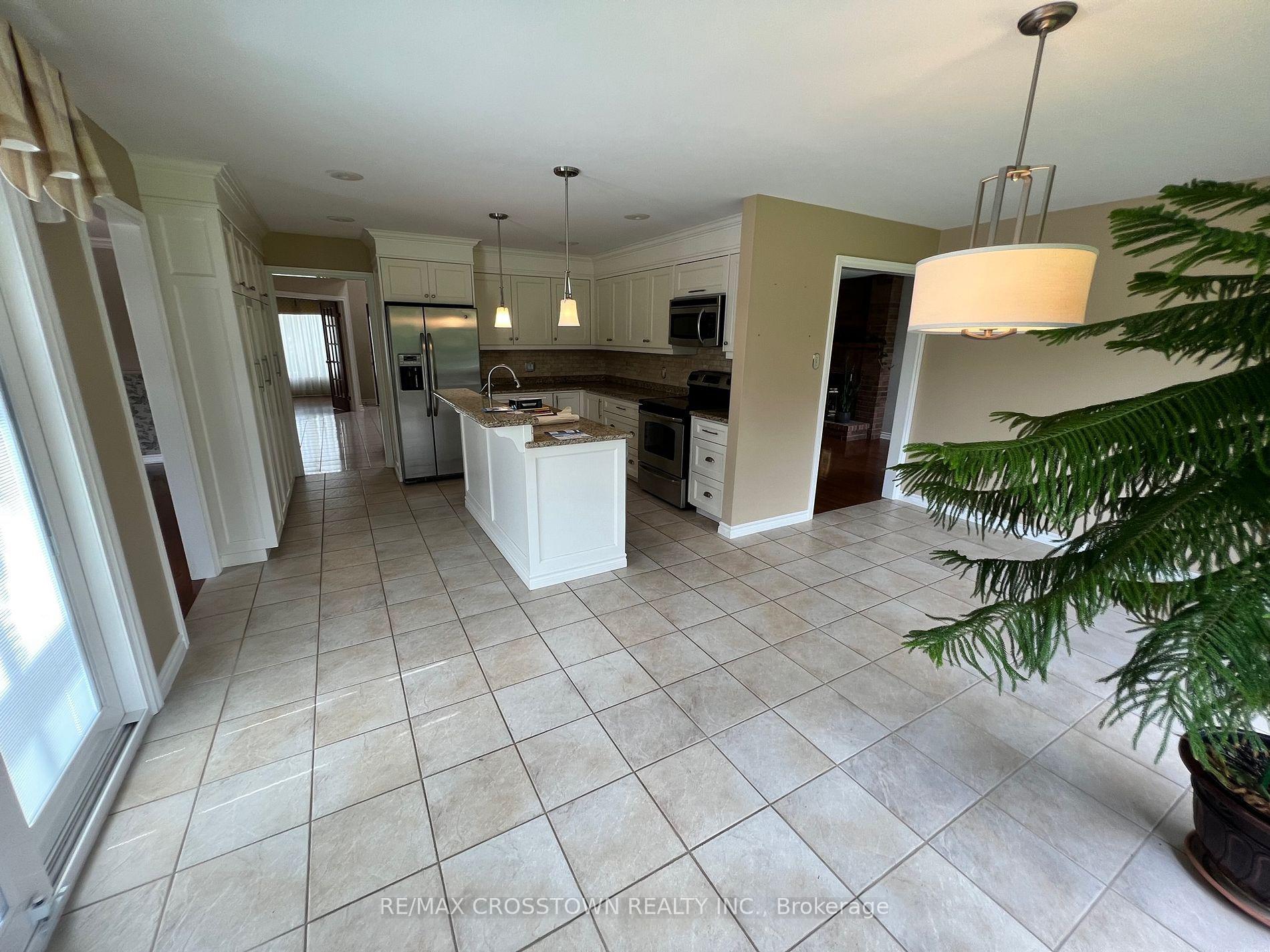 Photo 10 of 15 Dobson Court, King, Nobleton — HOMEH