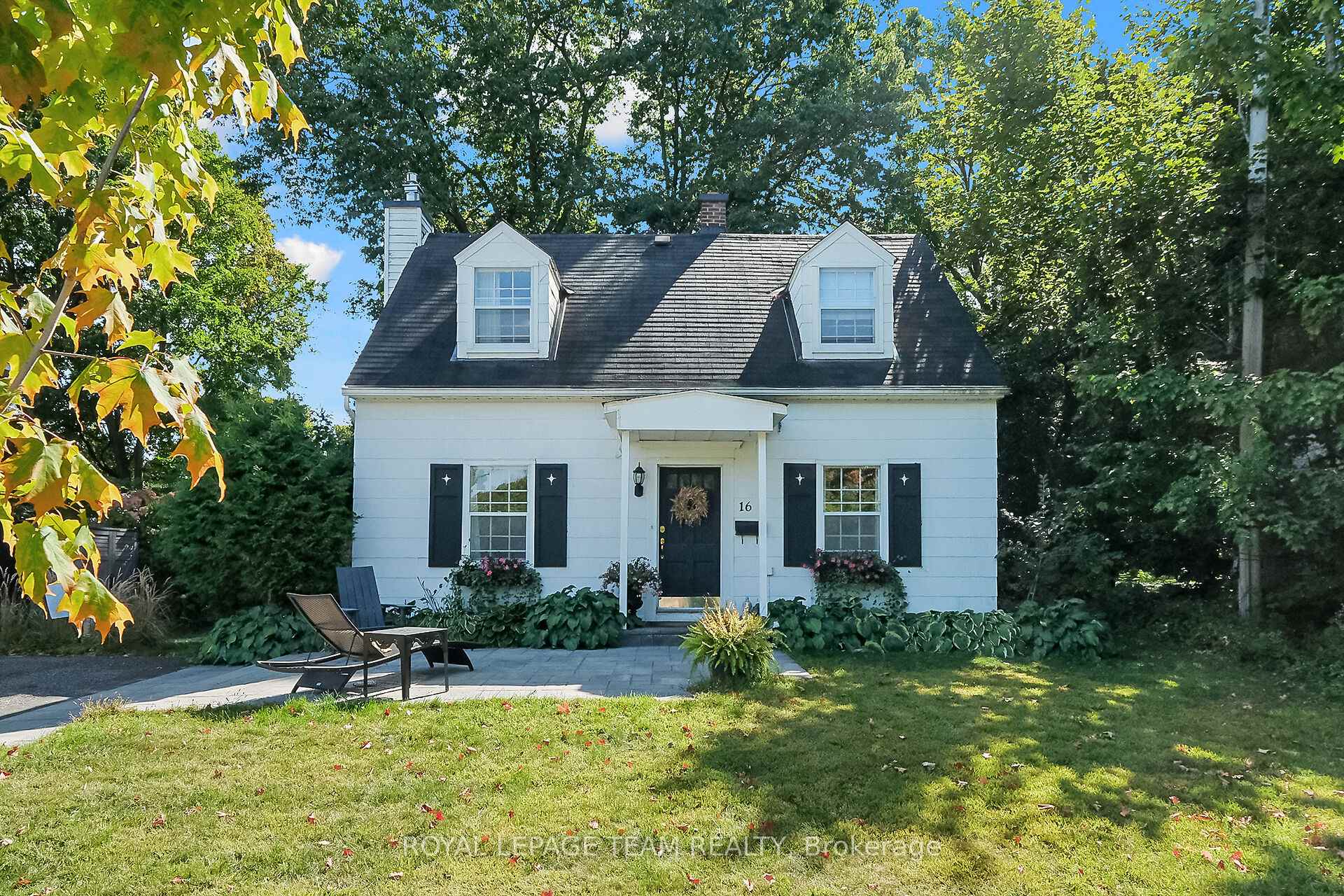 Photo 1 of 16 Sandridge Road, Ottawa, Manor Park — HOMEH