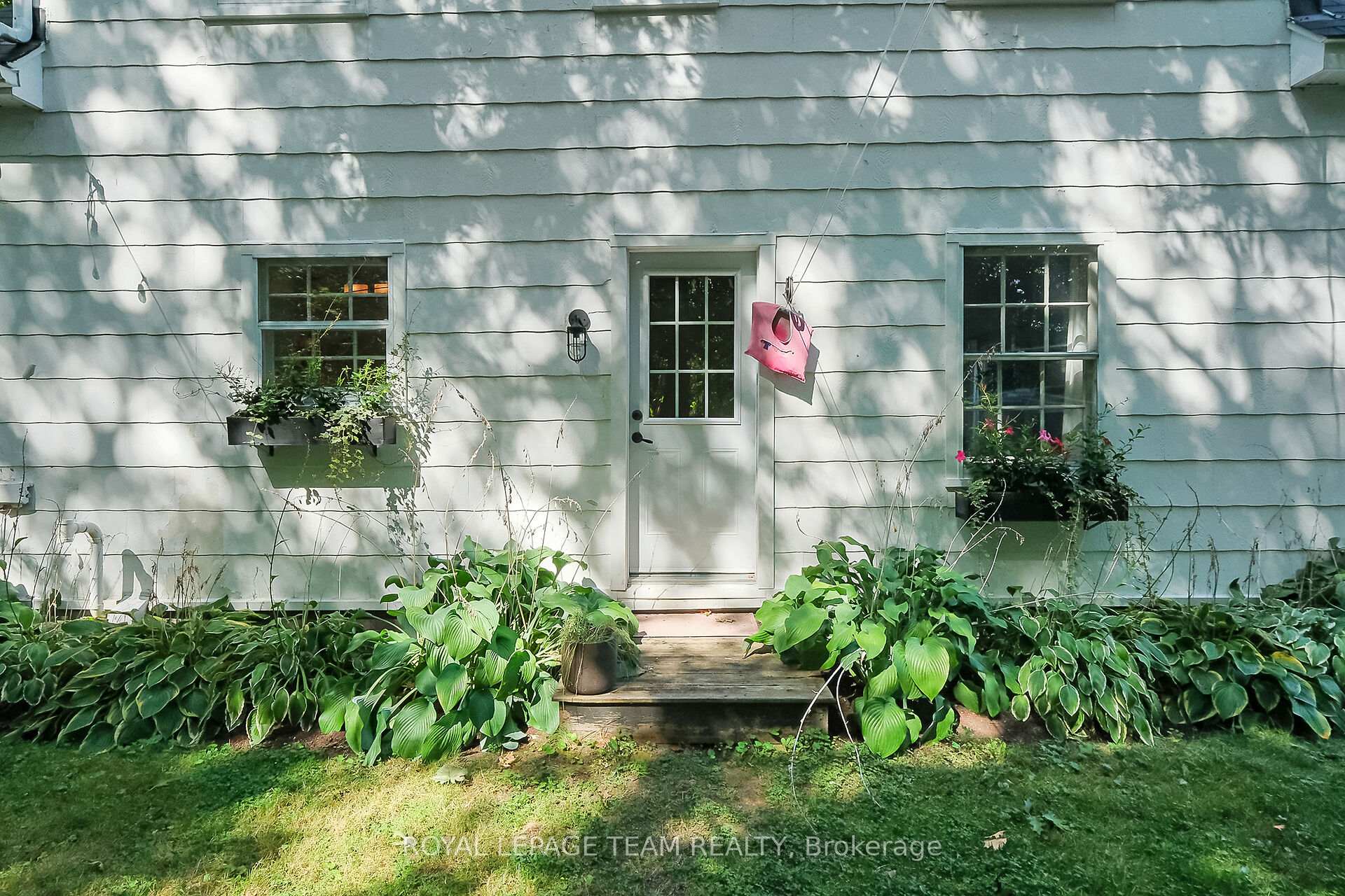 Photo 30 of 16 Sandridge Road, Ottawa, Manor Park — HOMEH