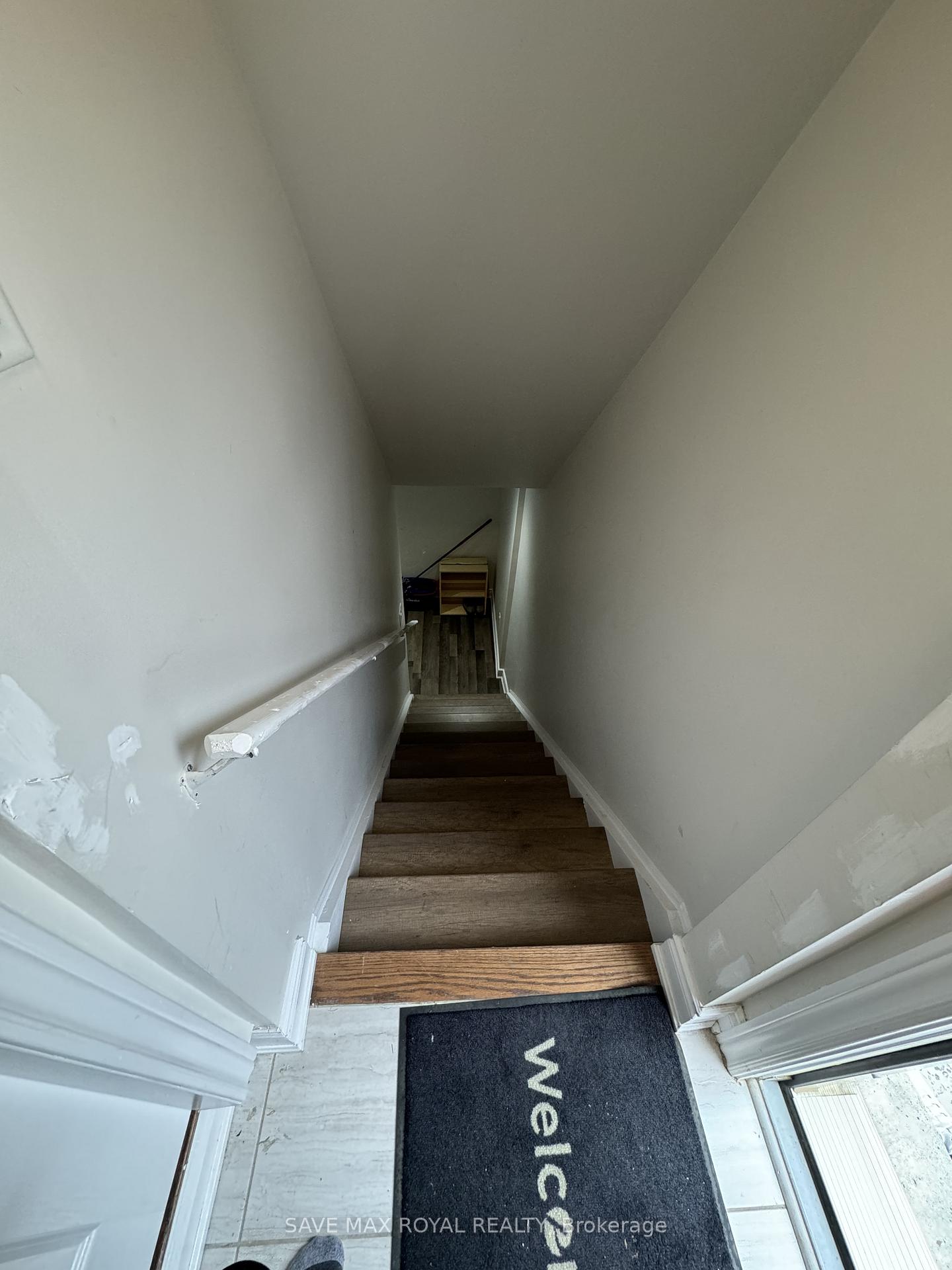 Photo 7 of Unit Bsmnt, 71 Adventura Road, Brampton, Brampton West — HOMEH