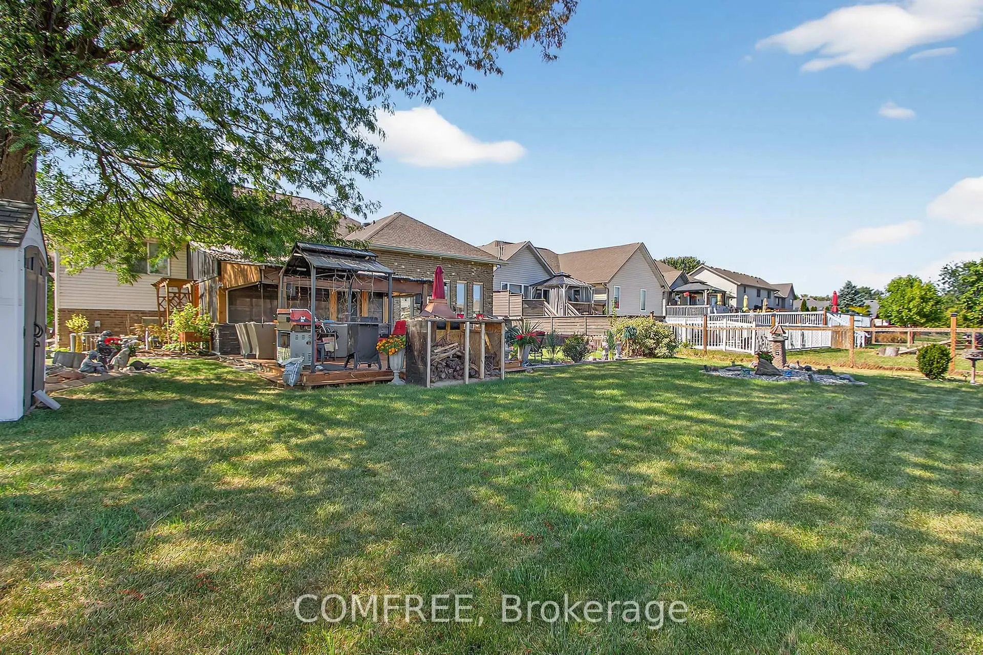 Photo 4 of 187 Terra Lou Drive, Lakeshore — HOMEH
