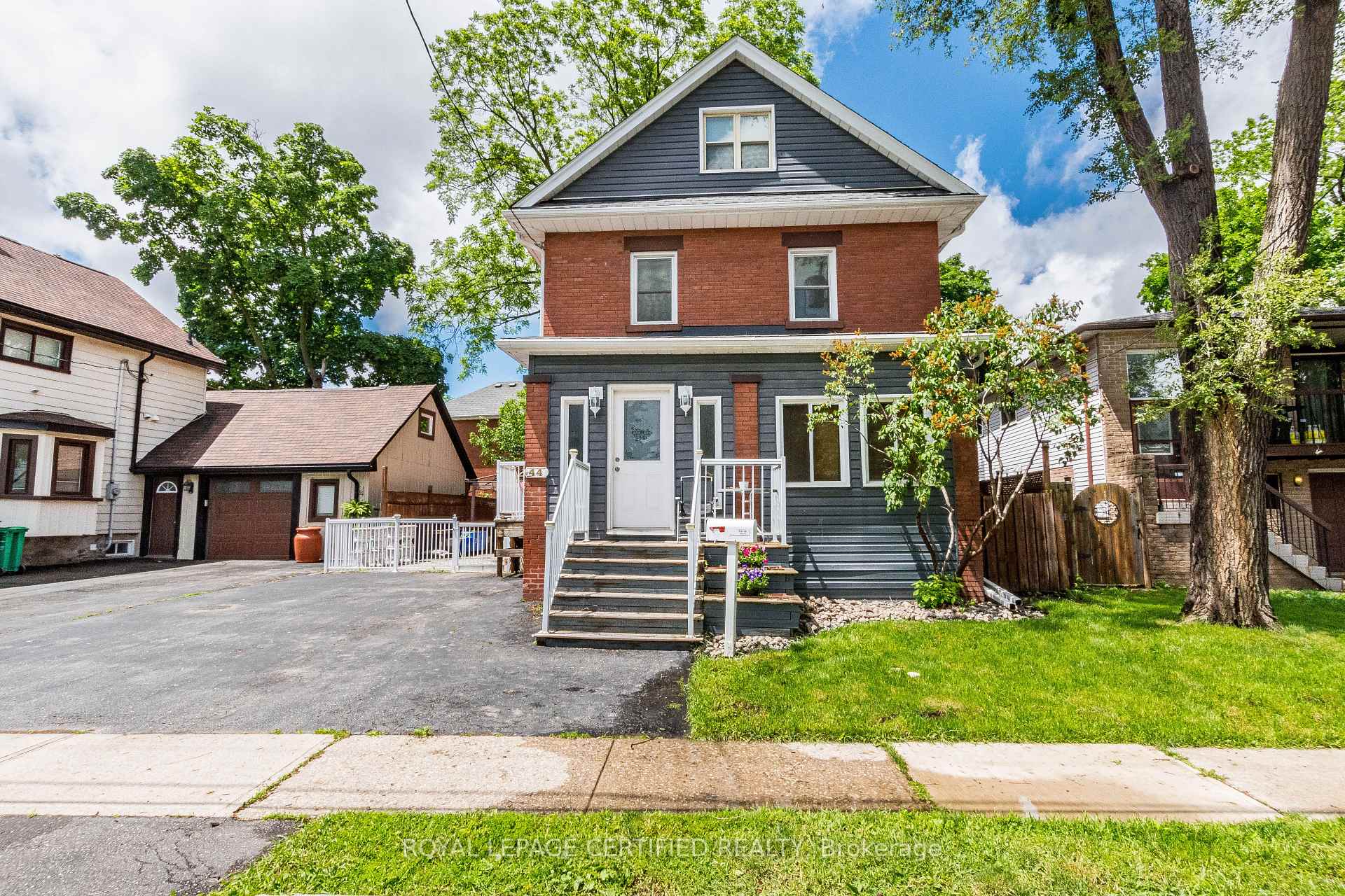 Photo 2 of 44 Joseph Street, Brampton, Downtown Brampton — HOMEH