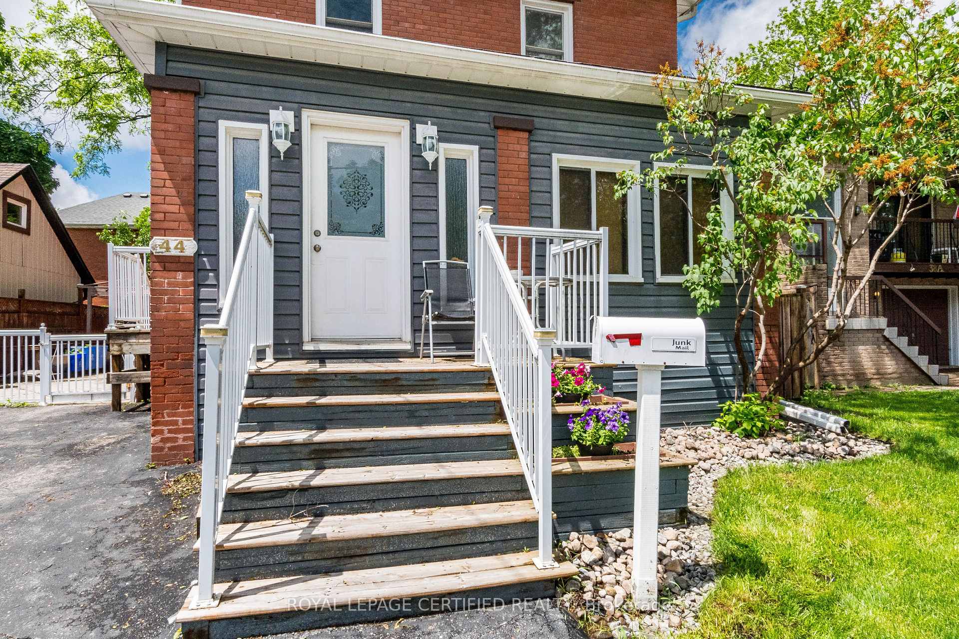 Photo 5 of 44 Joseph Street, Brampton, Downtown Brampton — HOMEH