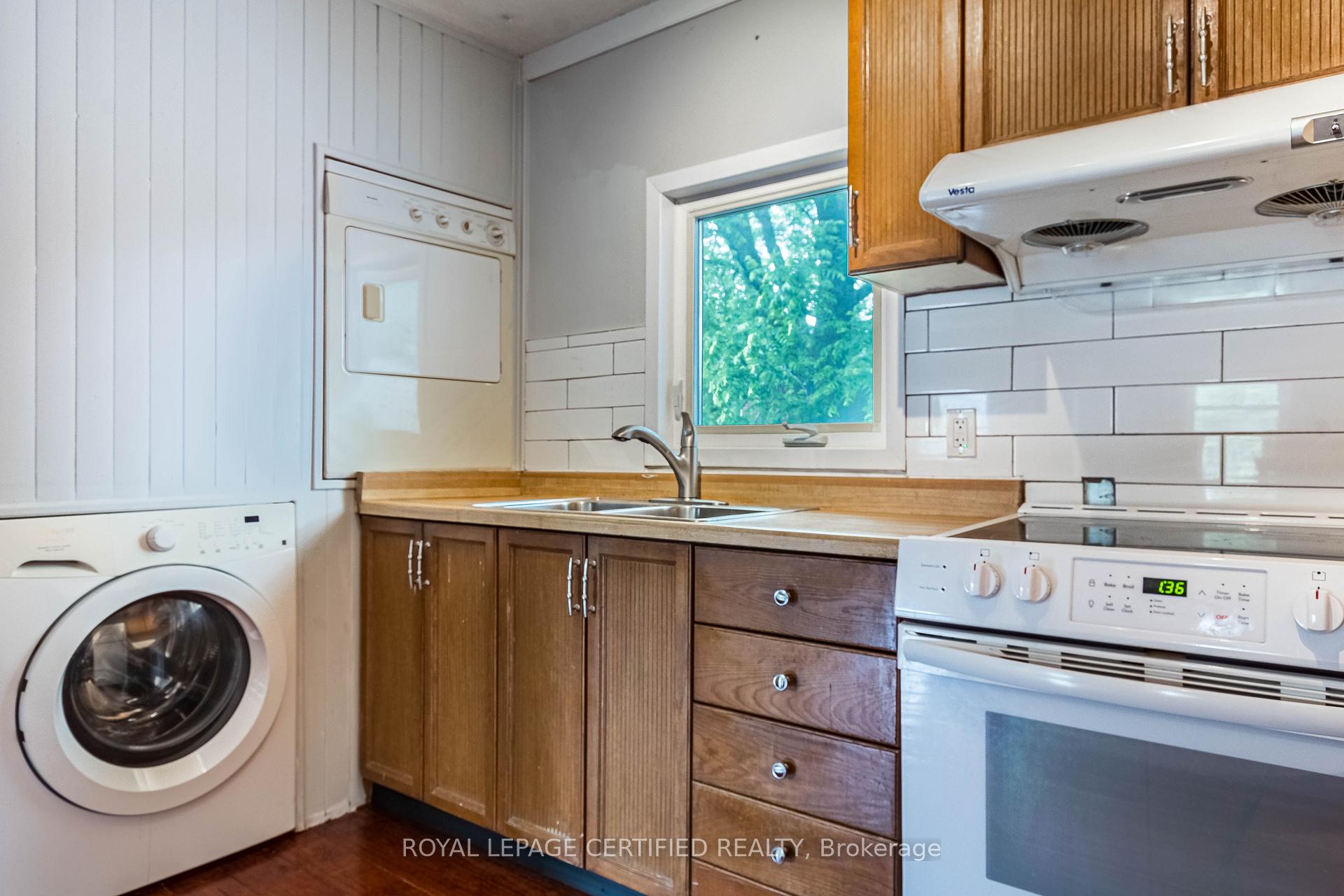 Photo 14 of 44 Joseph Street, Brampton, Downtown Brampton — HOMEH