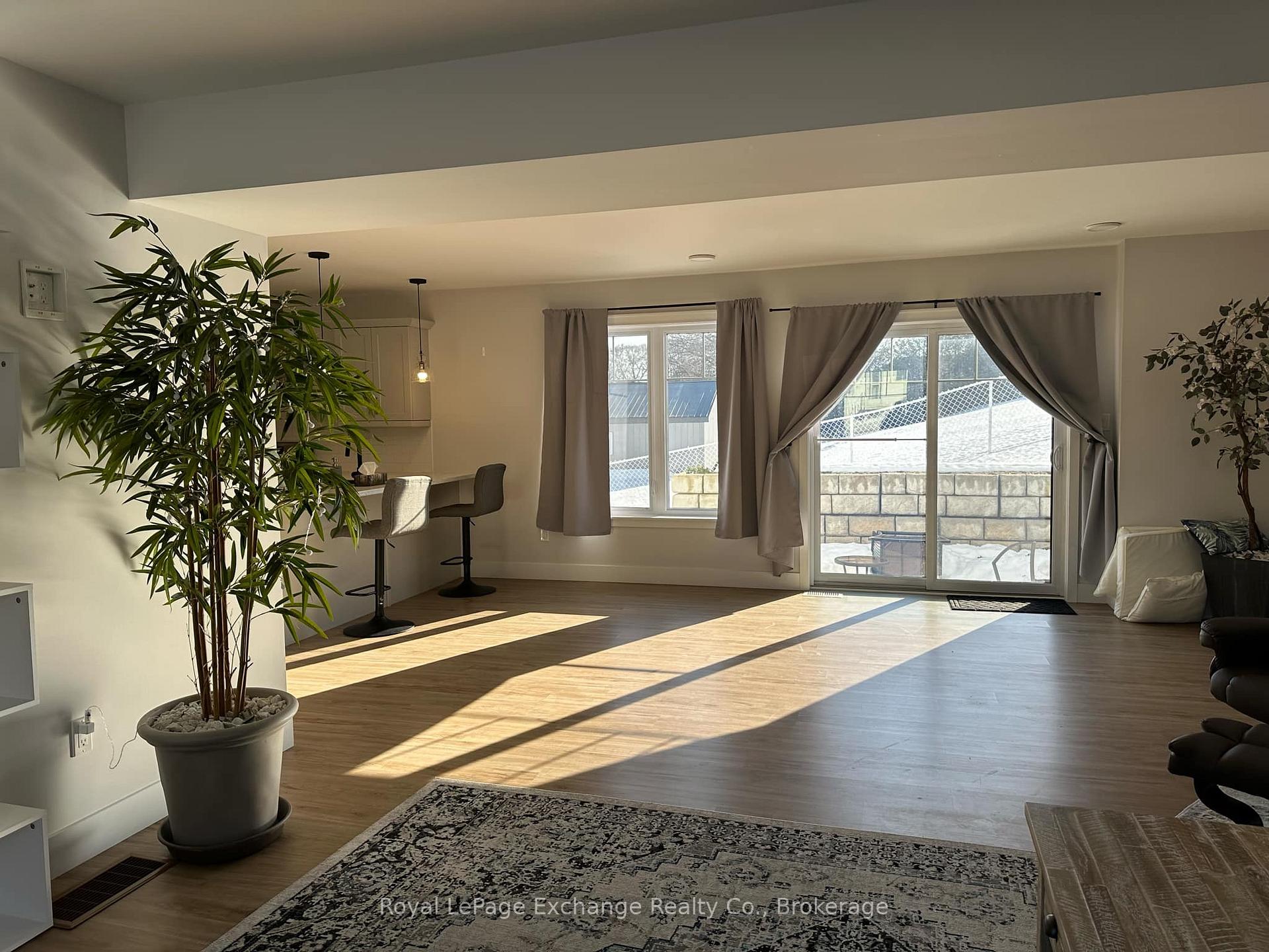 Photo 2 of 340 Nelson Street, Kincardine — HOMEH