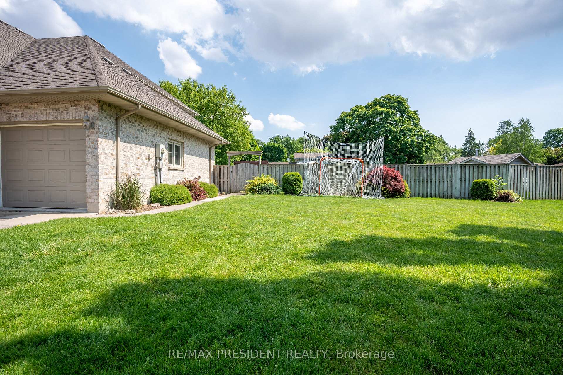Photo 6 of 70 Charles Crescent, Chatham-Kent, Wallaceburg — HOMEH