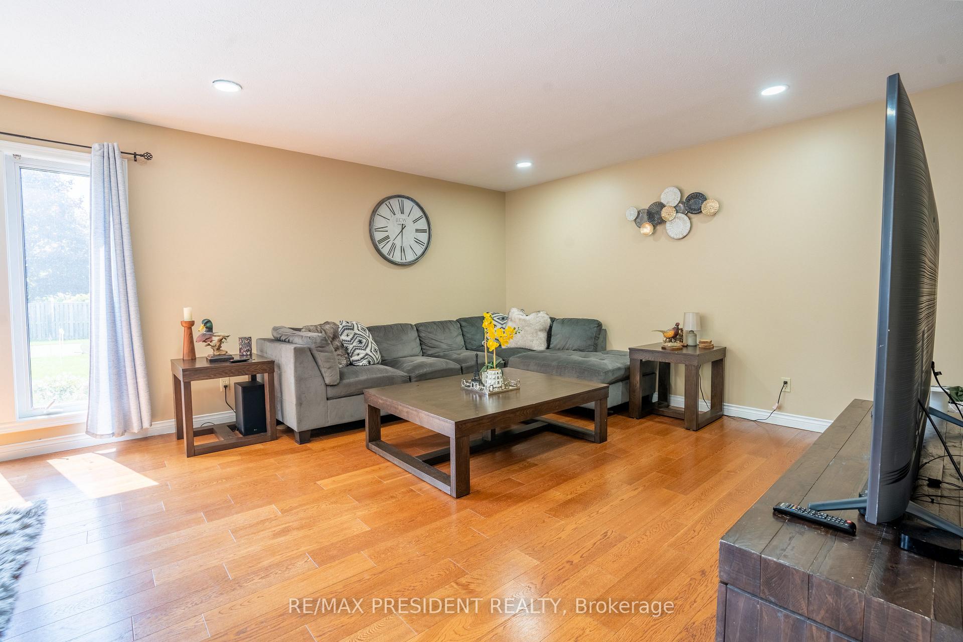 Photo 18 of 70 Charles Crescent, Chatham-Kent, Wallaceburg — HOMEH