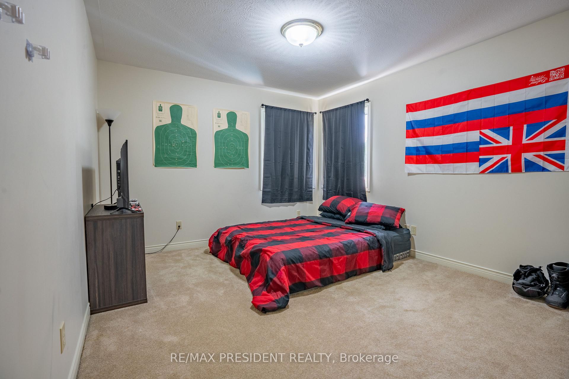 Photo 22 of 70 Charles Crescent, Chatham-Kent, Wallaceburg — HOMEH